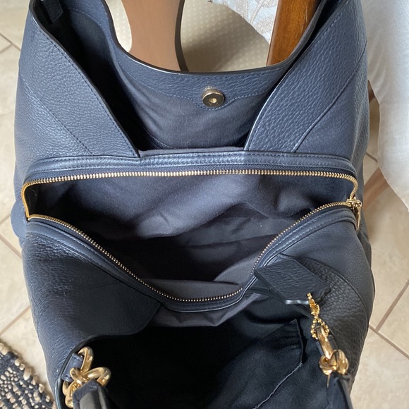Large Coach three compartment shoulder bag in deep gray. Gold logo and hardware. - Picture 3 of 4